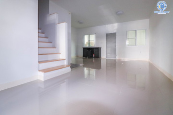 *****ทาวน์เฮ้าส์มือสองย่านนนทบุรี ม.แกรนด์พลีโน่ รัตนาธิเบศร์ บนเนื้อที่ 18 ตร.ว. ฟังก์ชัน 3 ห้องนอน 2 ห้องน้ำ 1 ที่จอดรถ บ้านสวย พร้อมอยู่ แถมฟรี! 1 เครื่องปรับอากาศ ทำเลดี เชื่อมต่อถ.ติวานนท์, ถ.รัตนาธิเบศร์, ถ.นครอินทร์, ถ.ราชพฤกษ์ ใกล้รถไฟฟ้าสายสีม่วง "สถานีบางพลู"